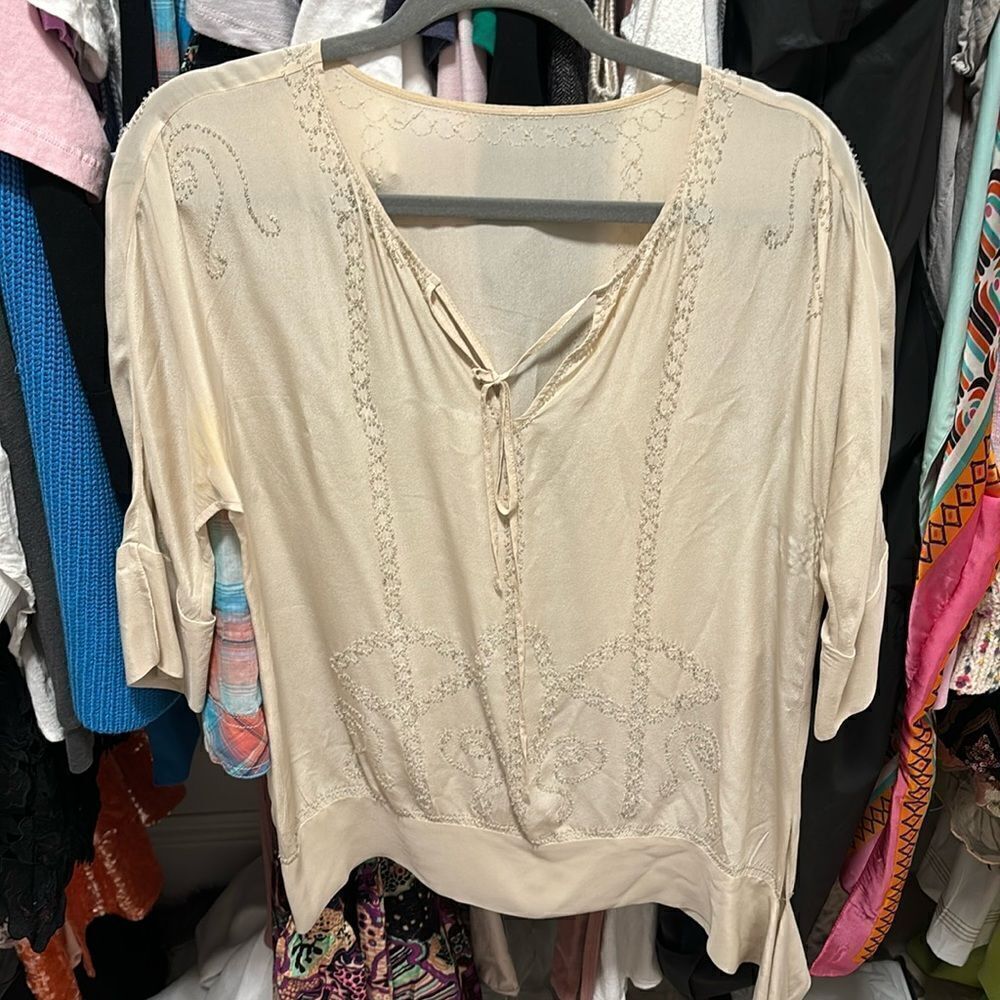 Bcbg silk sequin tunic drawstring collar blouse in cream. Size Medium
